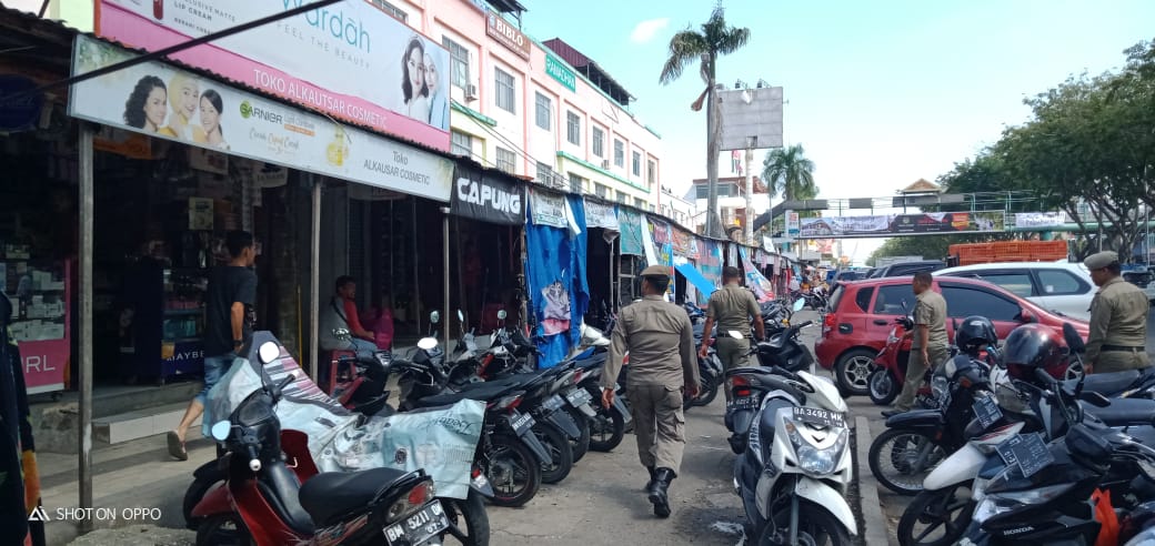 Satpol Pantau Aktivitas TPS, Wako Pekanbaru Sebut Penertiban Masih Berlanjut